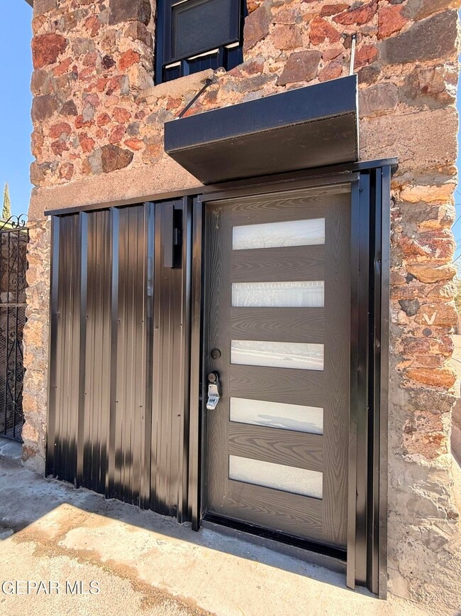 Photo - 2700 Federal Ave Unit rear