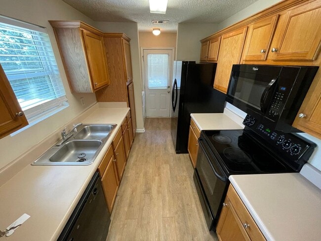 Photo - PRE-LEASING FOR AUGUST 2026!