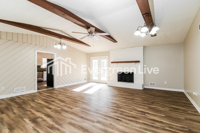 Photo - 104 Longstreet Cir