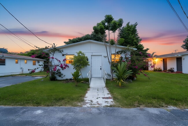 Photo - 558 NW 90th St