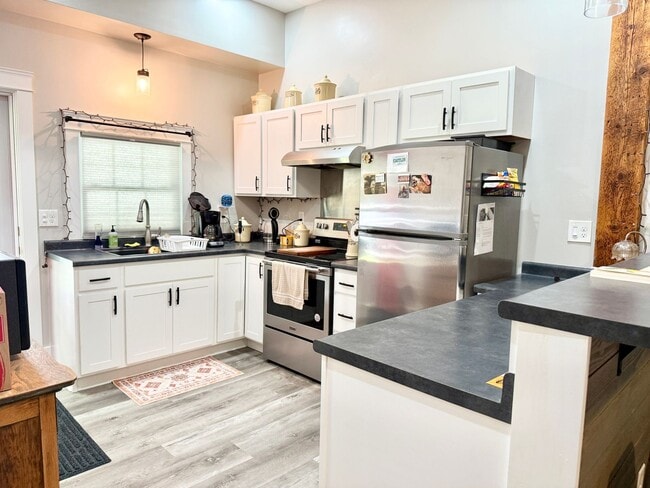 Photo - Recently Remodeled 1 Bedroom in Desirable Yarmouth ME. Unit 1