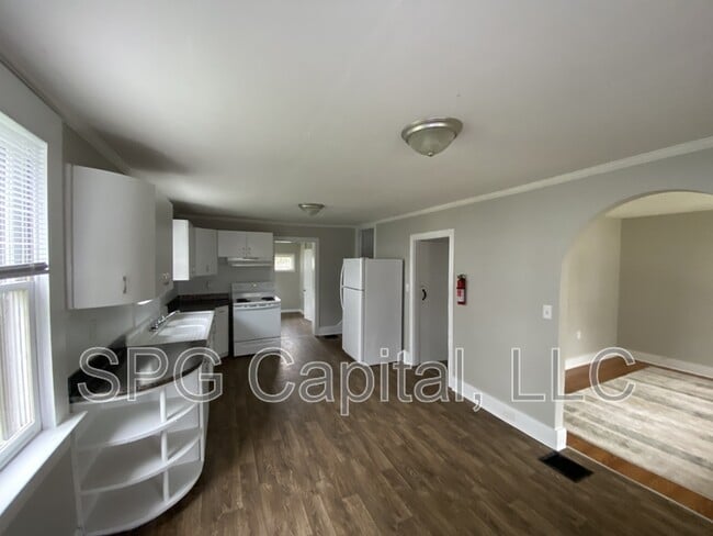 Photo - 325 Valley St