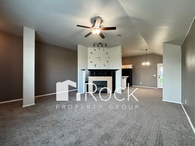 Photo - 4 Bedroom Home in Moore with All Appliance...