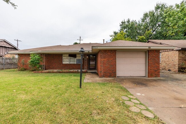 Building Photo - 3 bed, 2.5  bath house in Warr Acres