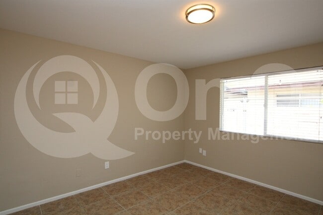 Photo - 140 E Ingram St
