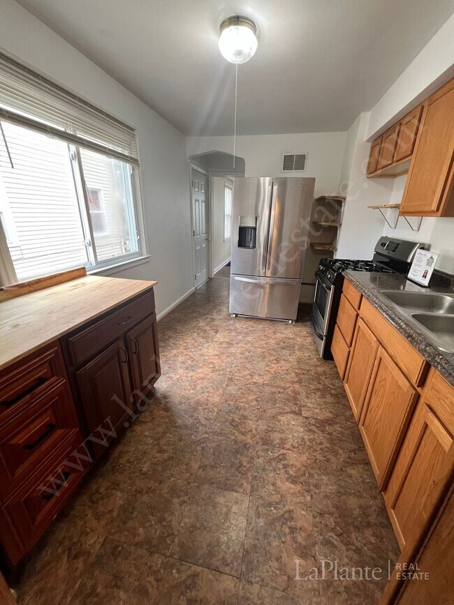 to this charming 3bedroom, 1bath... House House Rental in