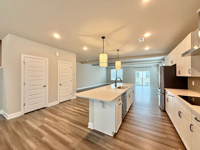 Photo - **OFFERING FIRST MONTH'S RENT FREE, $200 MOVE IN PROMOTION & REFUNDABLE APPLICATION FEES** New Co...