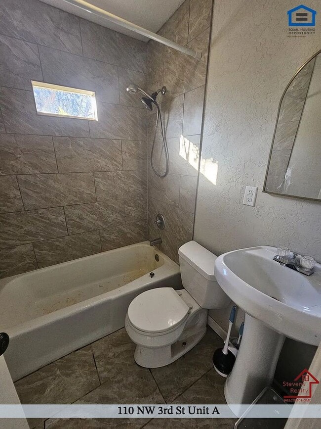 Photo - 110 NW 3rd St