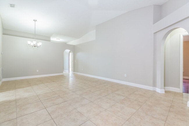 Photo - 588 Kilimanjaro Dr