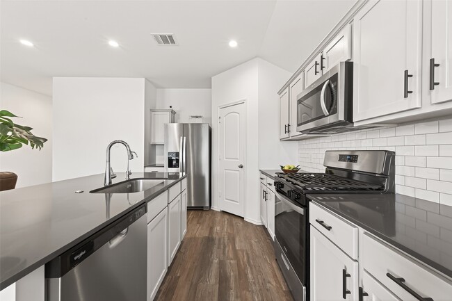 Building Photo - 40603 Pine Spruce Ln