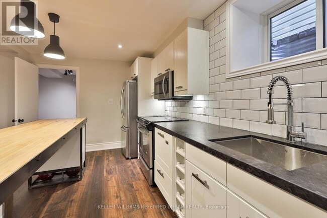 Photo - 234 Seaton St