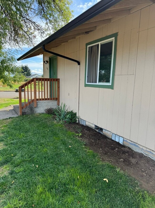 Building Photo - 285 E 11th Ave Unit 285 E. 11th Ave.