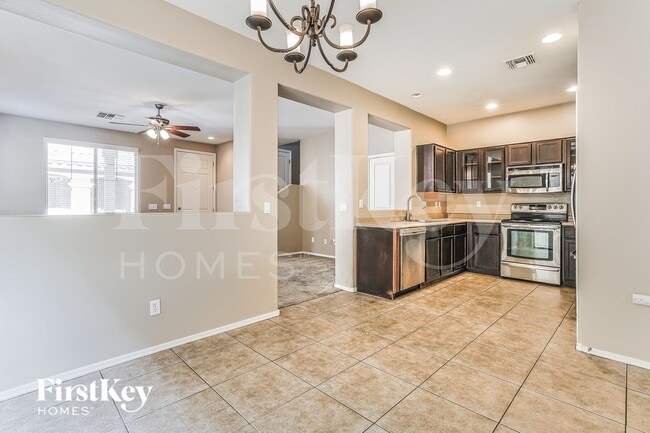Photo - 127 E Catclaw St