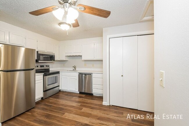 Photo - 8224 Ames Way