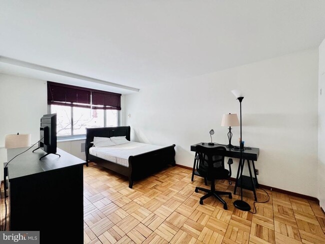 Photo - 4200 Cathedral Ave NW Unit 114