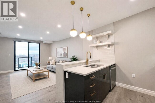 Photo - 531 Pelissier St Unité 405