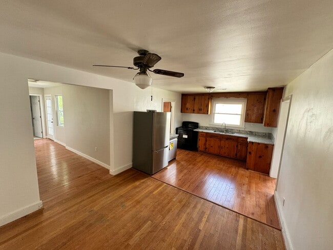 Photo - 2922 Lincoln Ave