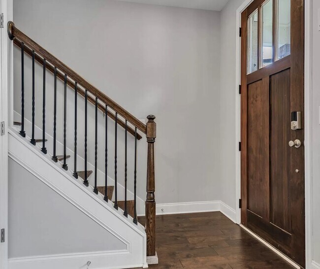 Photo - Luxury Bellevue Townhome in Harpeth Park