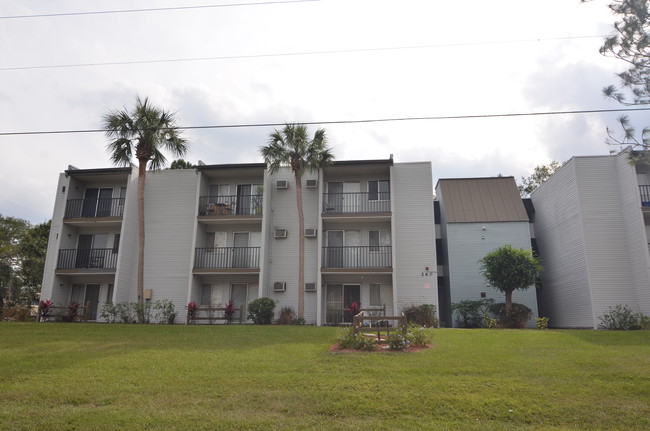 STREET VIEW - Hideaway Oaks Studios