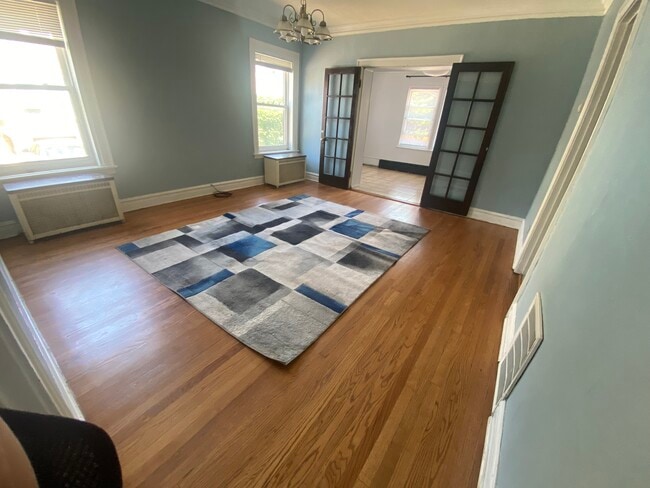 Photo - 6459 N Lakewood Ave Unit Loyola University - 4 Bed/2 Bath