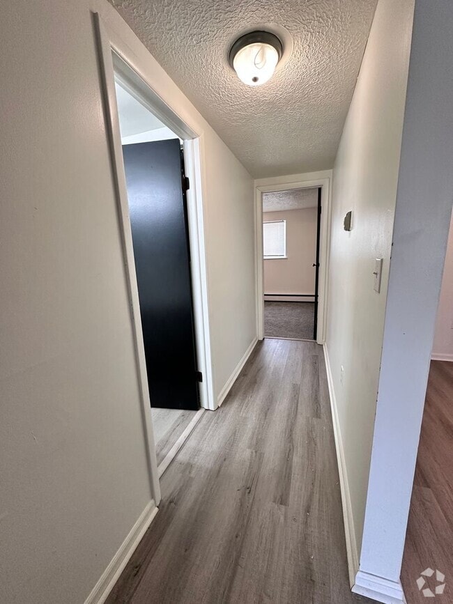 Building Photo - Coming this September: 2-Bedroom and 1-Bat... Unit Jefferson Trace 2-9 Rental