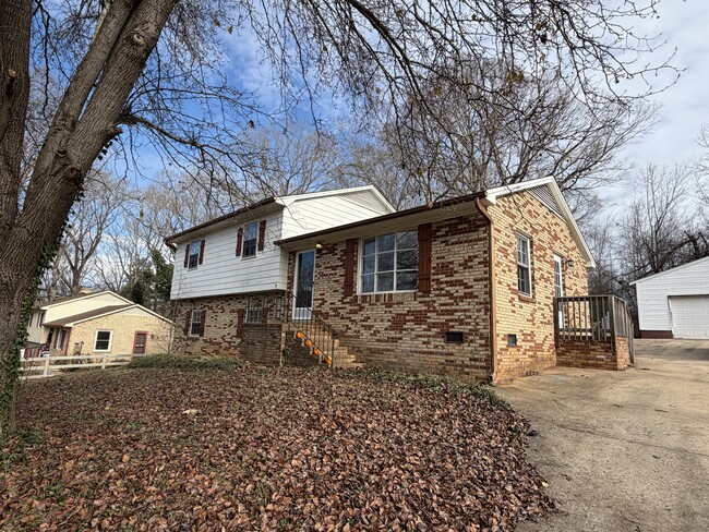 Photo - 308 Donna Ave