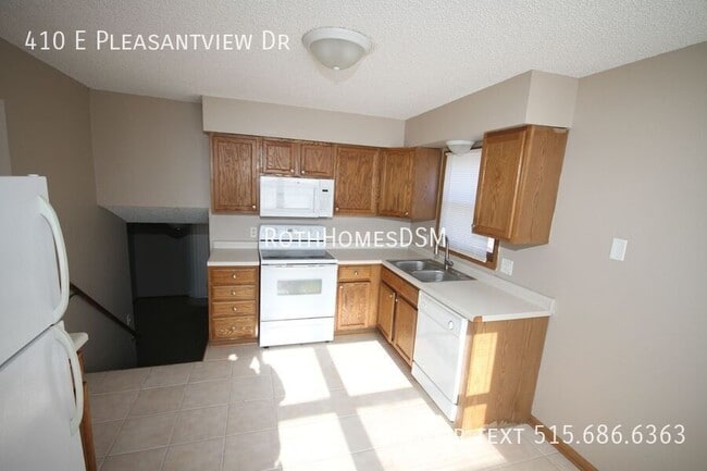 Photo - 410 E Pleasant Vw Dr