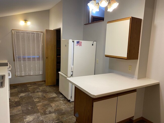 Photo - 2119-2121 Marathon St Unit #2121