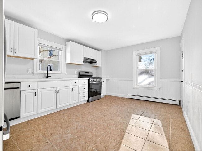 Building Photo - 100 Woodstock St Unit 1