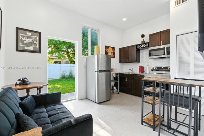 Building Photo - 2301 SW 82nd Pl Rental