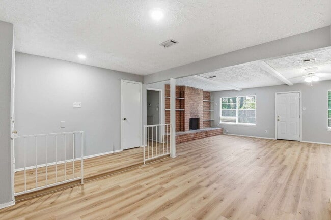 Photo - 6015 Knotty Post Ln