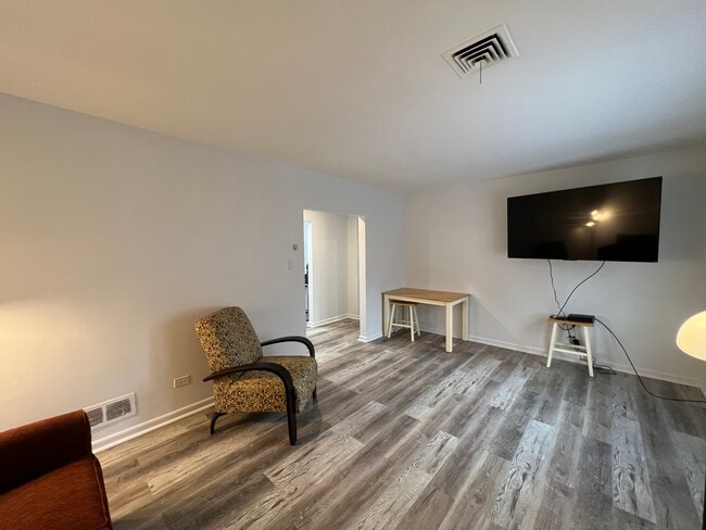 301 7th St SW Unit A