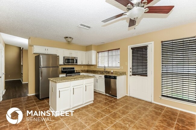 Photo - 2411 Bennington Dr