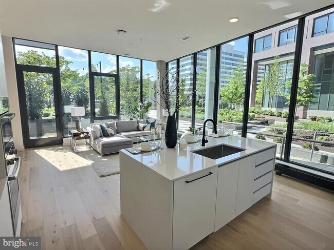 Photo - 3130 Potomac Ave Unit TH1