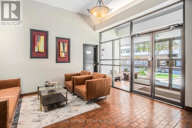 Photo - 141 Somerset St W Unit 402