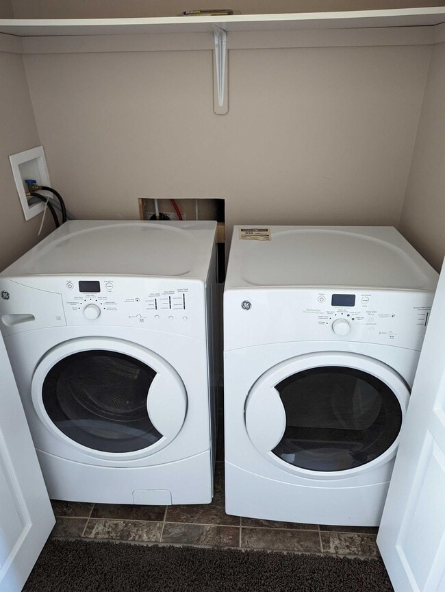 Building Photo - 5004-5004 James Hill Rd