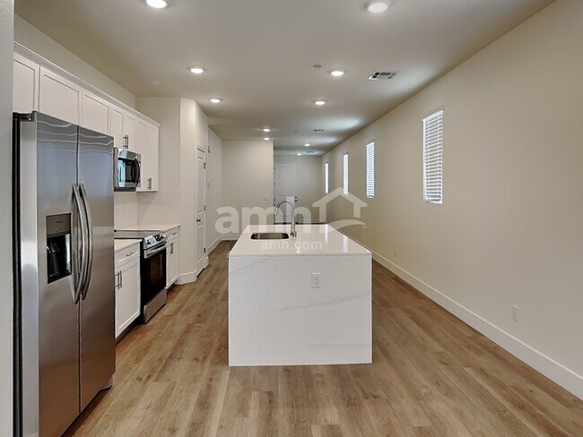 Photo - 533 Sacred Lotus Pl