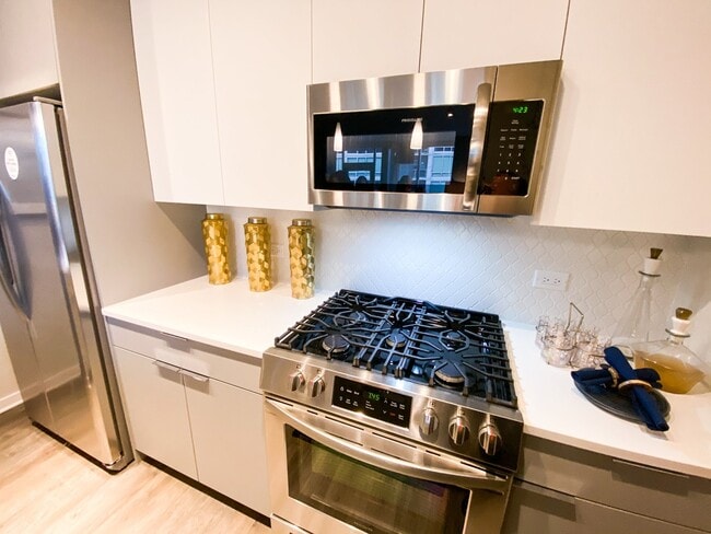 Photo - 205 W Harrison St
