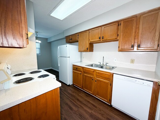 Photo - Stoneridge Apartments Unit H