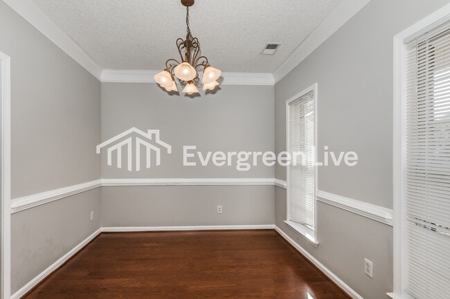 Photo - 185 Argonne Dr