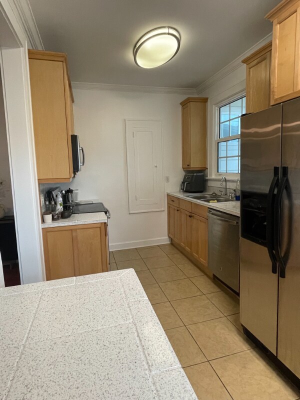 Photo - 453 24th St N
