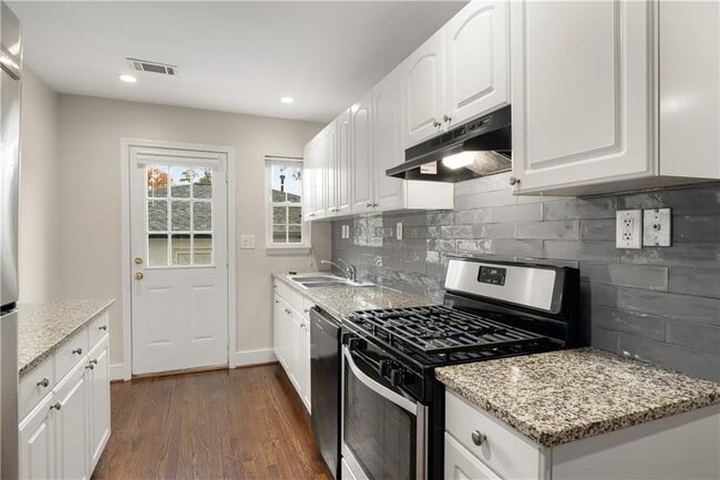 Photo - 60 Cleveland St SE