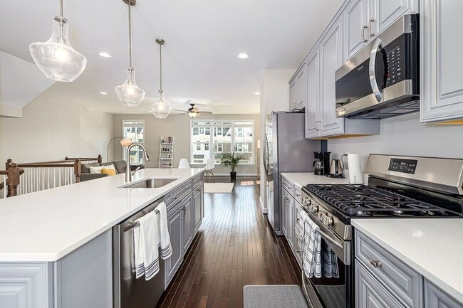 Photo - 3208 Marion Square