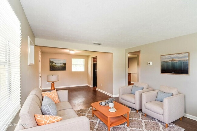 Photo - 5816 Sonora Dr W