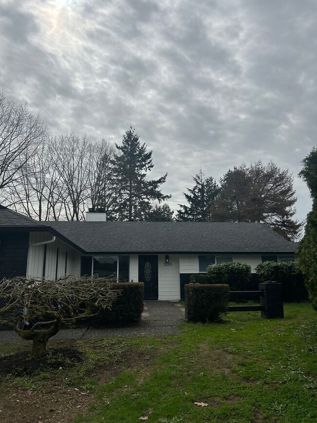 Building Photo - Updated 3 BD Home with Office and Fenced Yard