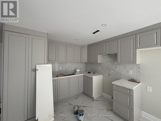 Photo - 200 Hunter Way