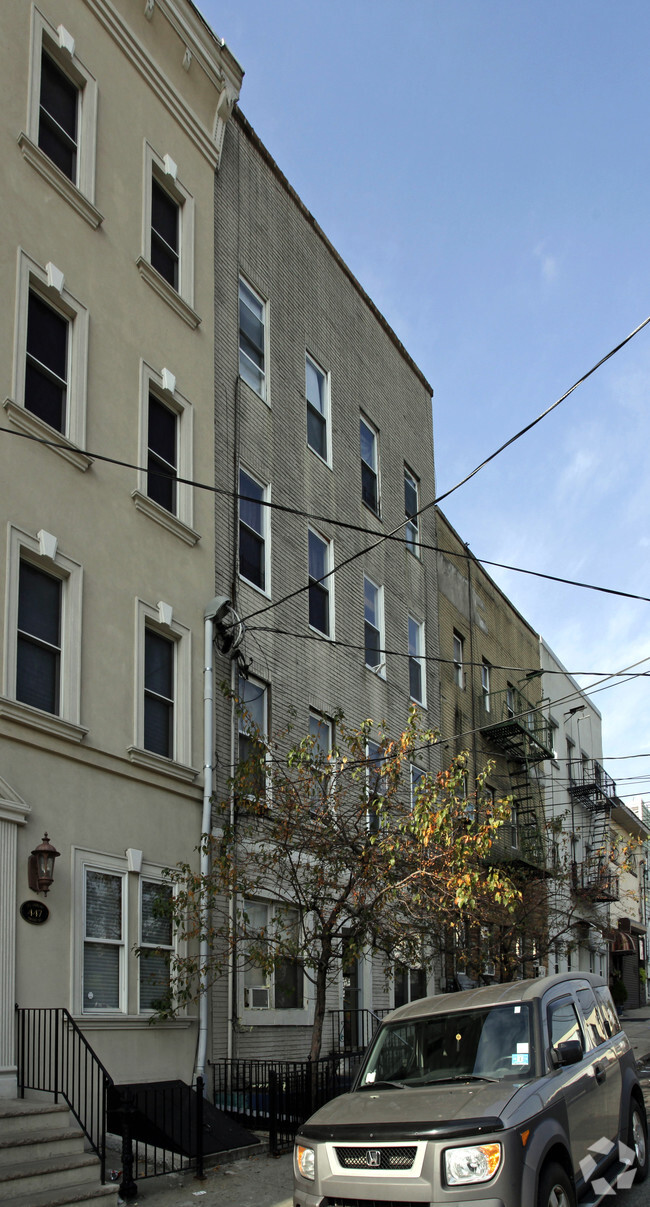 Photo - 449 Pavonia Ave