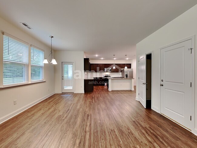 Photo - 208 Gregory Dr