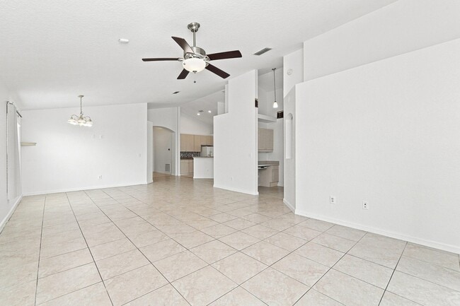 Photo - 2821 Maguire Dr