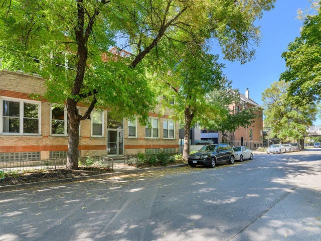 Photo - 1742 N Winchester Ave Unit 203